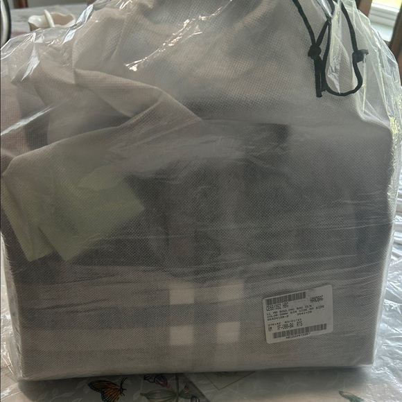 Burberry
Check Bowling Medium  Leather Top-Handle Bag - Picture 9 of 11